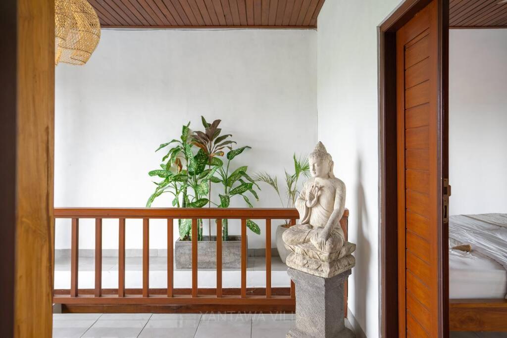 Beautiful 3 Bedroom Jungle View Ubud (Bali)