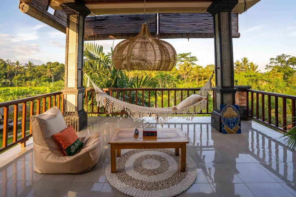 Beautiful 3 Bedroom Jungle View * Ubud (Bali)
