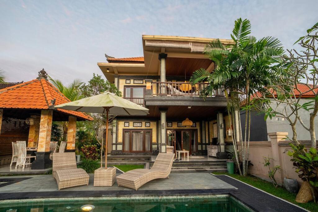 Beautiful 3 Bedroom Jungle View Villa *